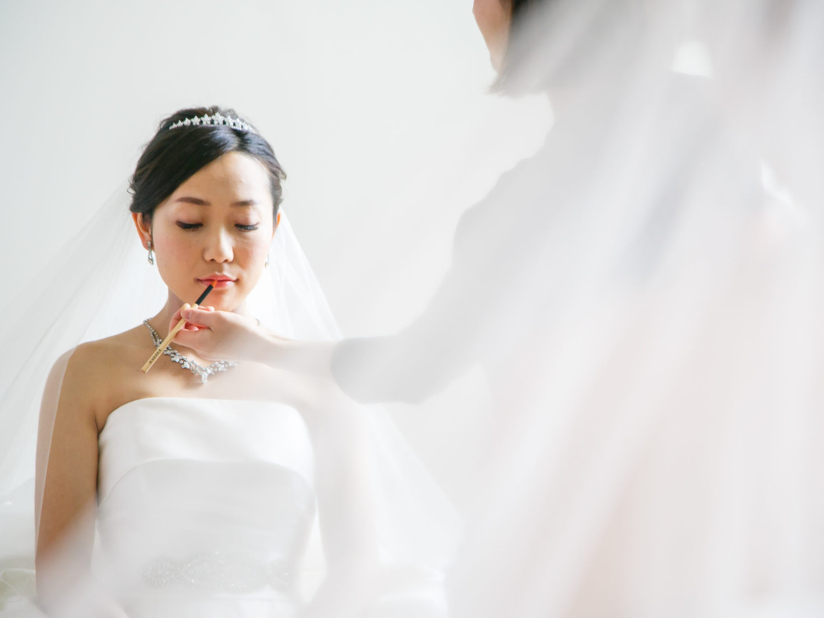 持ち込みヘアメイク　ボディメイク　新郎ヘアメイク　結婚式スナップ写真