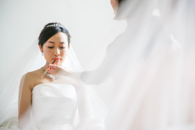 持ち込みヘアメイク　ボディメイク　新郎ヘアメイク　結婚式スナップ写真